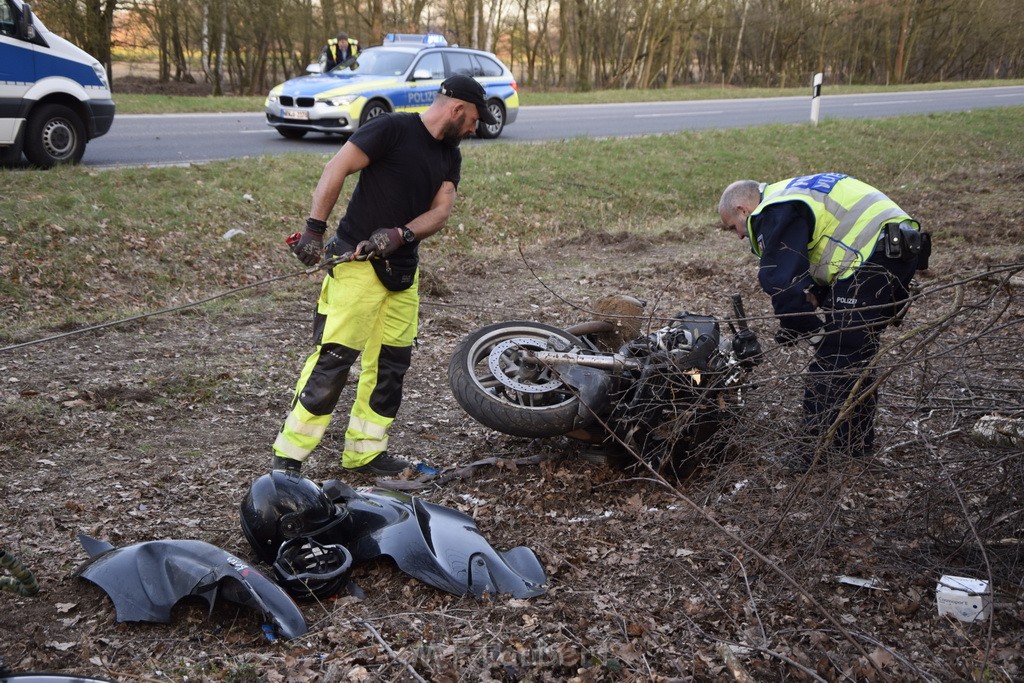 Schwerer VU Krad Fahrrad Koeln Porz Alte Koelnerstr P247.JPG - Miklos Laubert